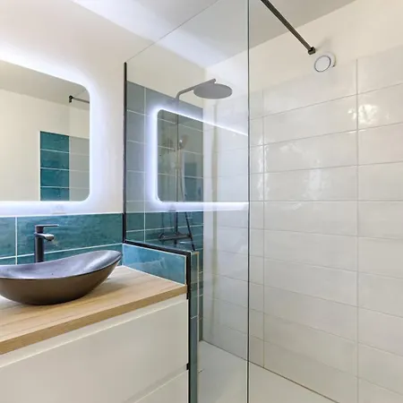 Residor - Warm And Bright 5p Apartment! דירה