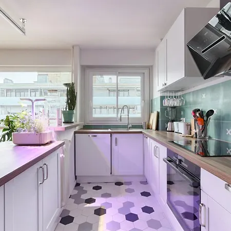 Residor - Warm And Bright 5p Apartment! *
